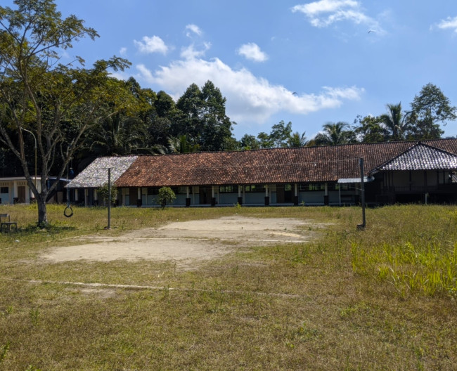 LAPANGAN OLAHRAGA 